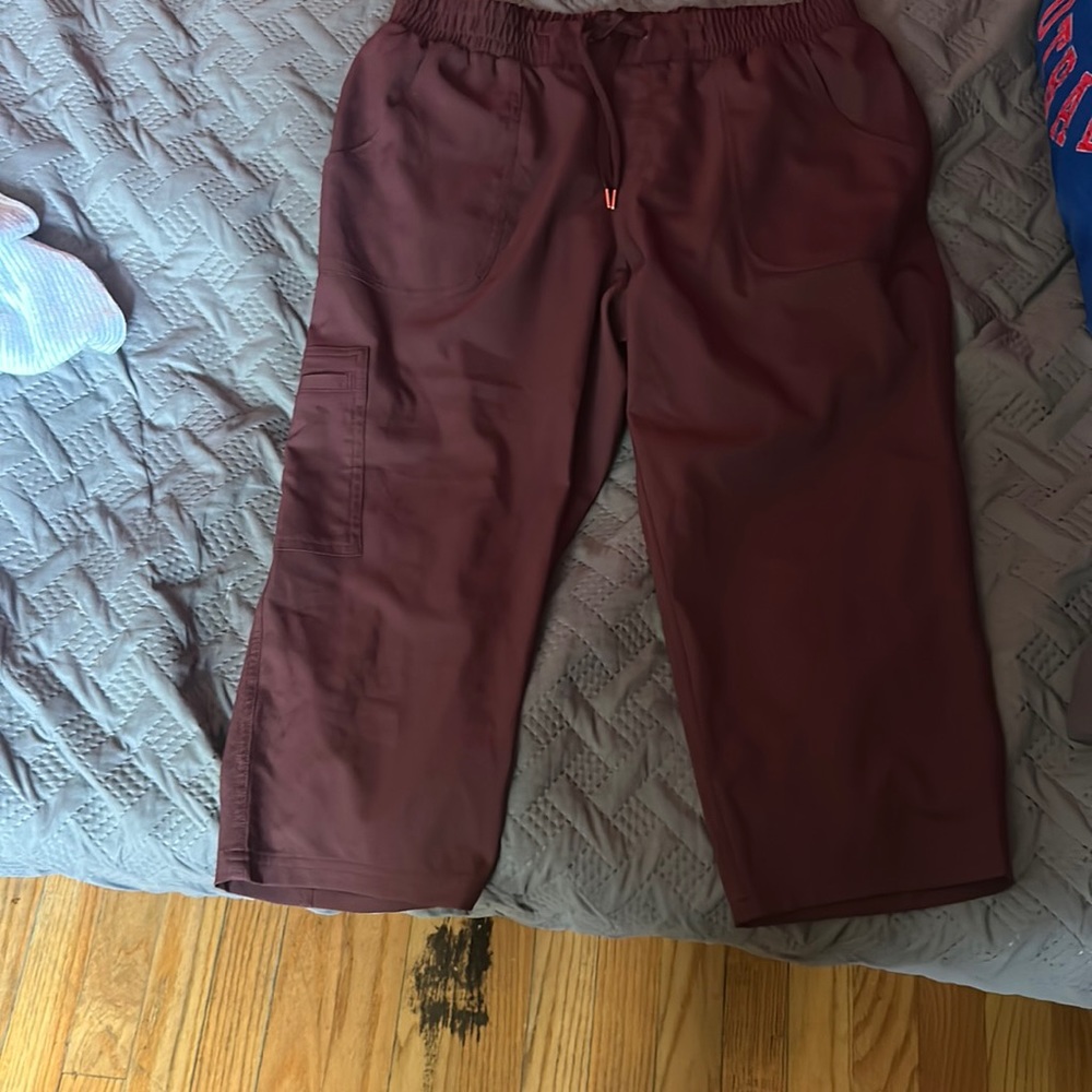 Women’s size medium capris.  Polyester.